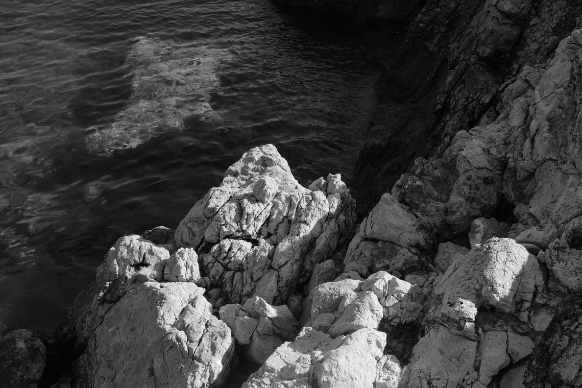 Sugar rocks, chocolate sea